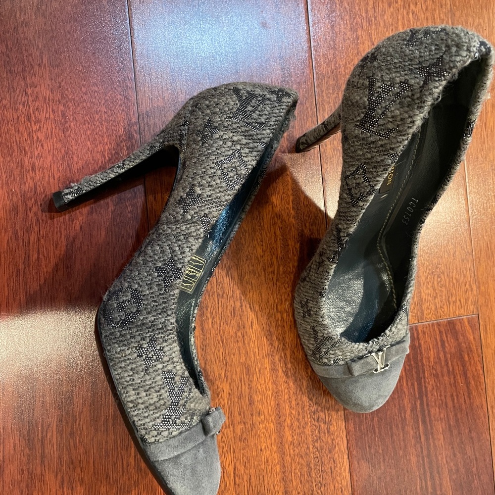 Louis Vuitton Gray Heels with Intricate Detailing and Stiletto Design - Picture 2 of 15